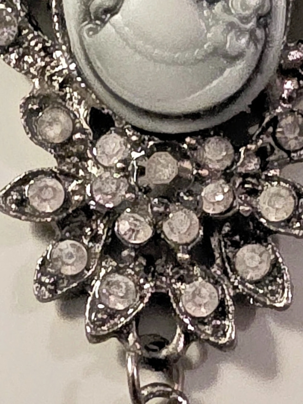 Cameo Floral Rhinestone Brooch - Picture 7 of 8